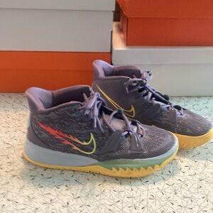 Nike Kyrie 7 Daybreak size 7.5M US